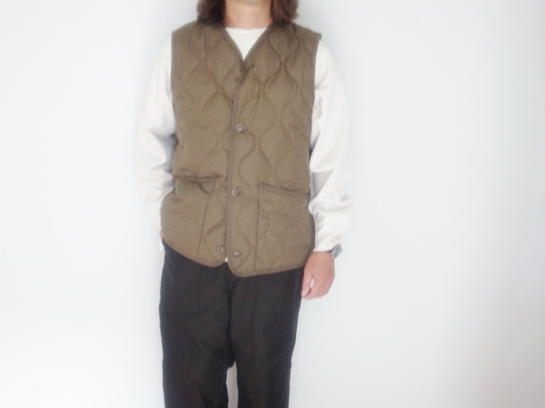 TAION  VNECK BUTTON VEST(タイオン)