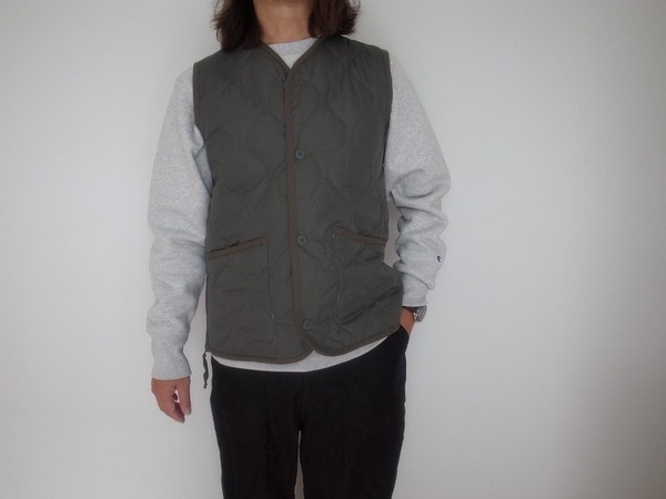 TAION  VNECK BUTTON VEST (タイオン)