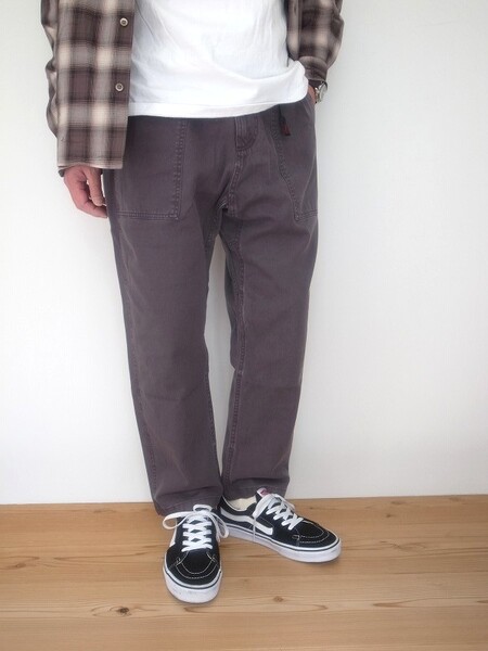 GRAMICCI LOOSE TAPERED PANTS FOSSIL GREY PIGMENT