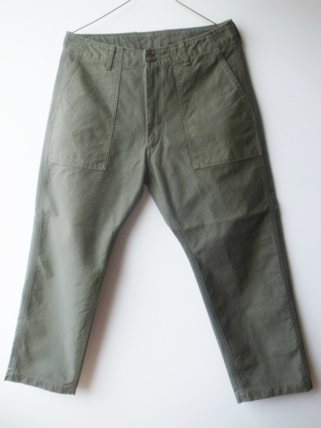 Ordinary fits 108 BAKER PANTS KHAKI