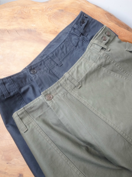 Ordinary fits 108 BAKER PANTS KHAKI