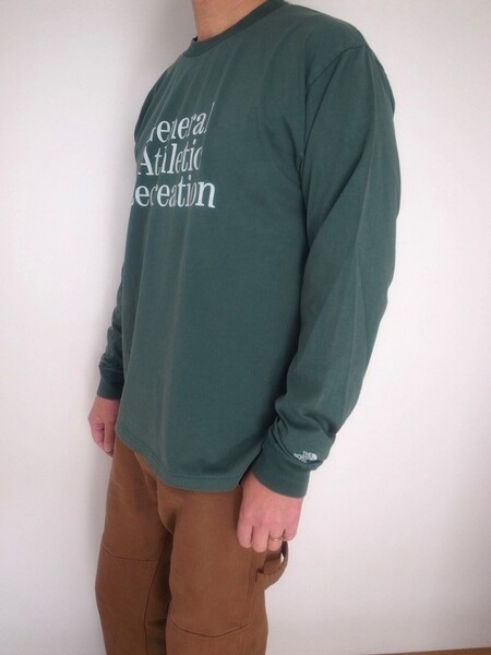 THE NORTH FACE GAR TYPOGRAPHIC L/S TEE TG