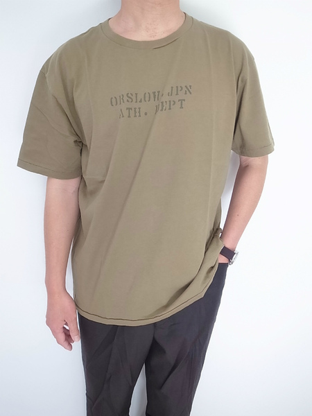 Orsow T-SHIRT JPN A.D PRINT ARMY GREEN