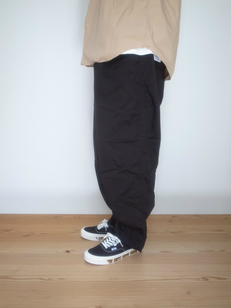 Ordinary fits TUCK WIDE TROUSER