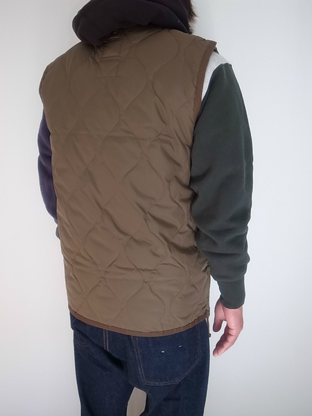 TAION  VNECK ZIP VEST D.OLIVE