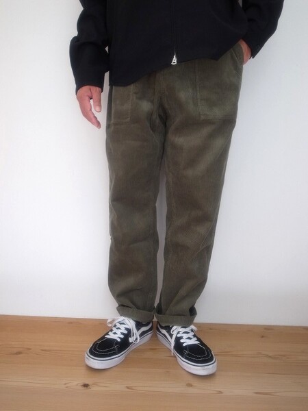 Gramicci CORDUROY LOOSE TAPERED RIDGE PANTS TOLIVE