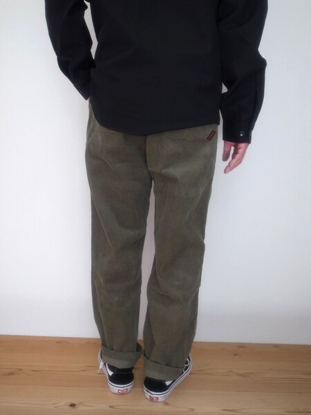 Gramicci CORDUROY LOOSE TAPERED RIDGE PANTS TOLIVE
