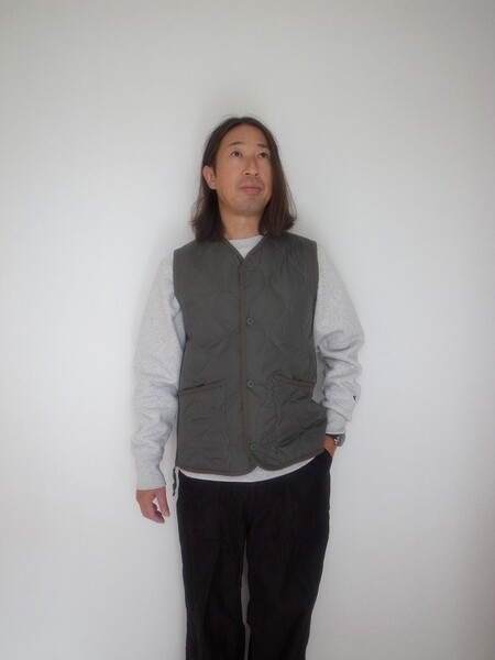 TAION  VNECK BUTTON VEST OLIVE