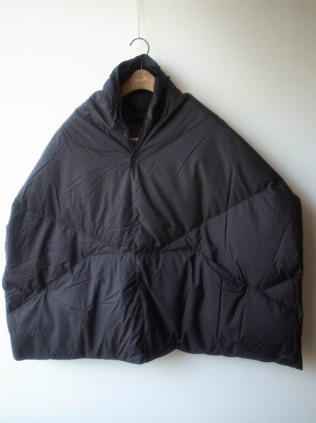 NANGA DOWN PONCHO MUFFLER