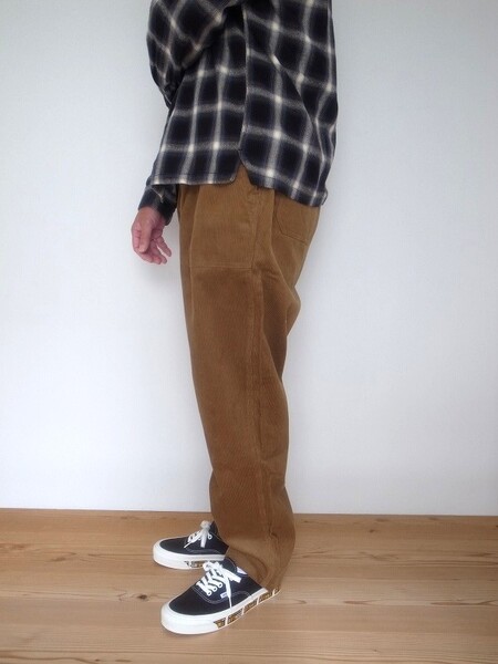 Gramicci CORDUROY LOOSE TAPERED RIDGE PANTS CAMEL