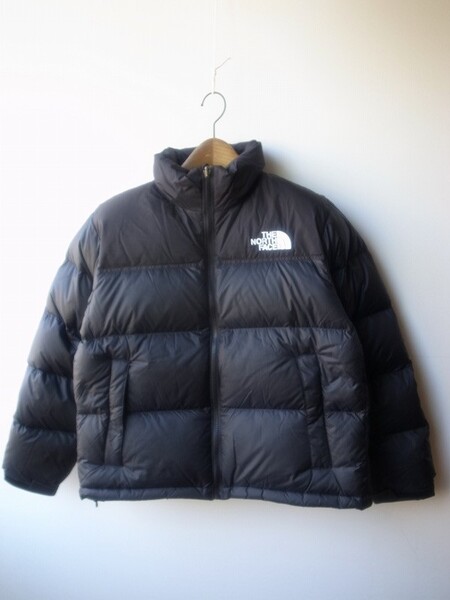 THE NORTH FACE SHORT NUPTSE JACKET