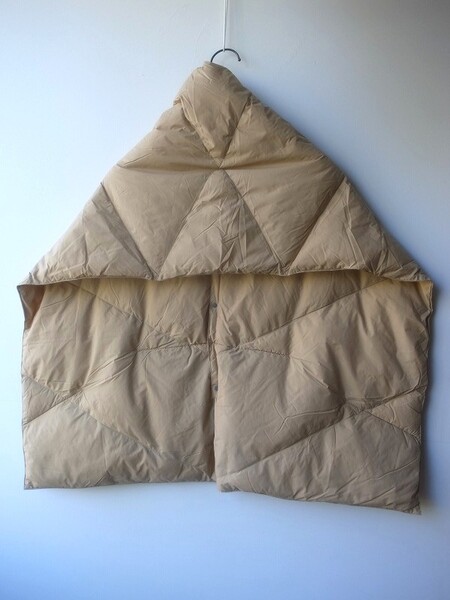 NANGA DOWN PONCHO MUFFLER TAN