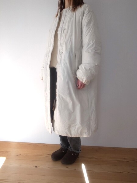 NANGA NO COLLER DOWN COAT IVORY