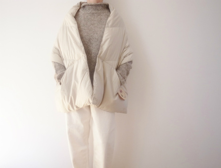 NANGA DOWN PONCHO MUFFLER IVORY